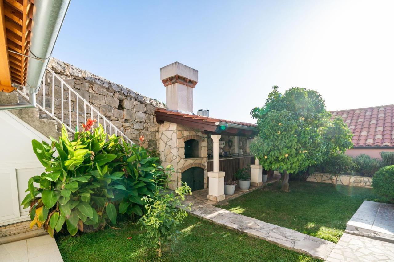 Villa Vista Old Town 챠브타트 외부 사진